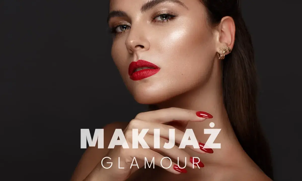 Kobieta z idealnym makijażem glamour: czerwone usta, złote cienie do powiek, lśniąca cera i paznokcie.