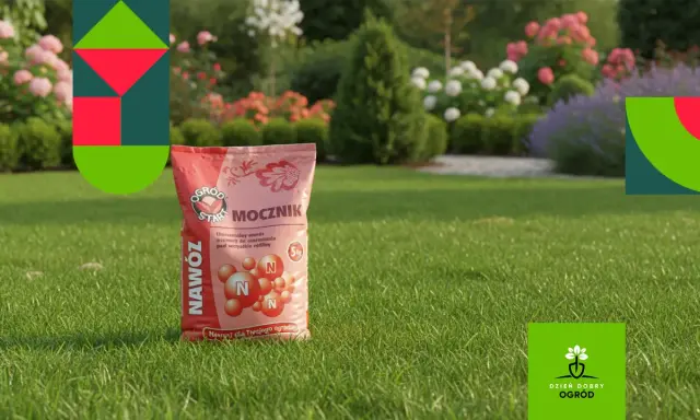 Opakowanie nawozu mocznik na tle ogrodu. Szybko działa, odżywia rośliny.